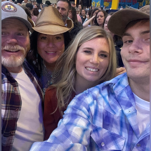 Meet your Posher, Melanie - Picture 5 of 16